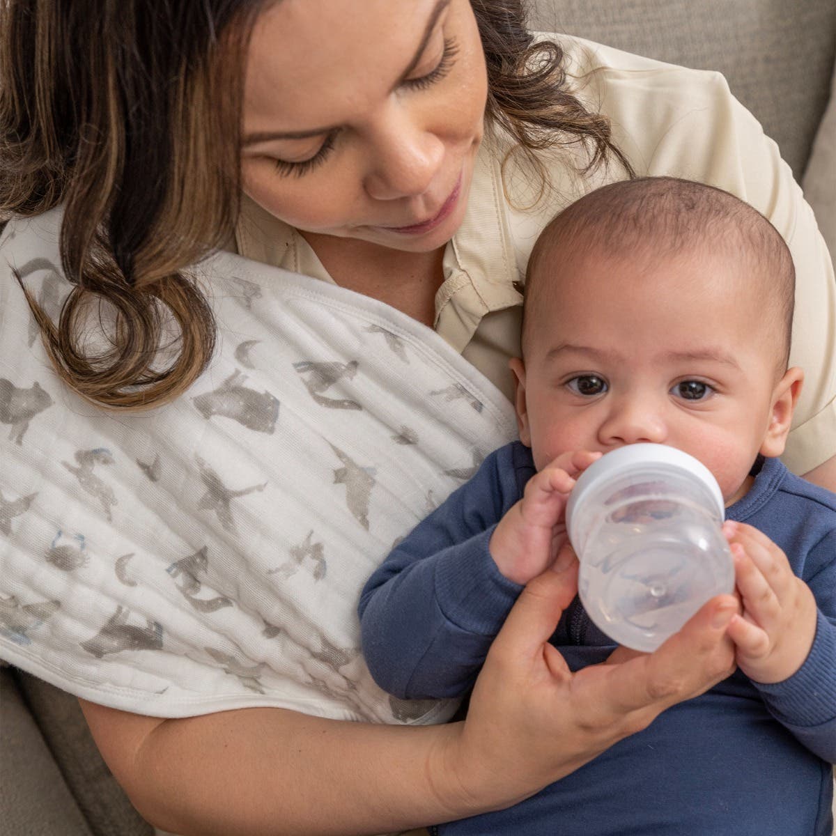 organic cotton muslin burpy bibs 2 pack - Image 2
