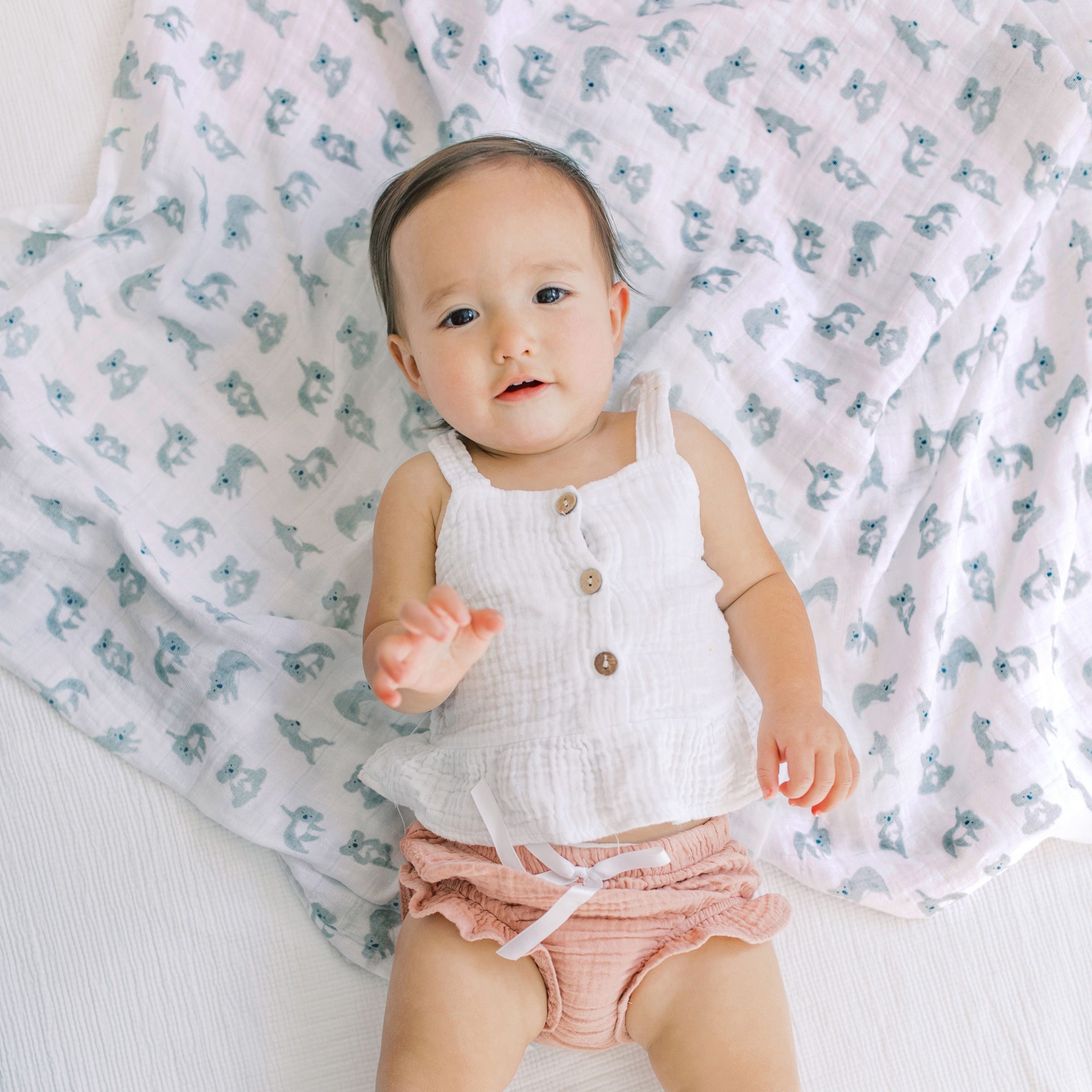 essentials cotton muslin bandana bibs 2 pack - Image 2